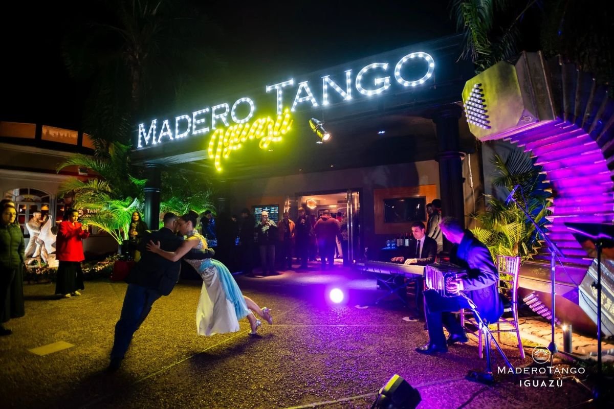 Madero-Tango-Iguazú-A-Show-That Merges-Nature-and-Argentine-Culture